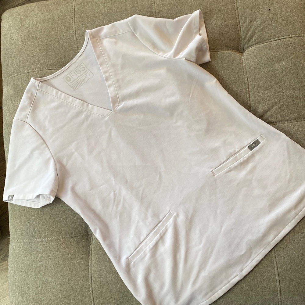 Figs limited edition white scrub top size small